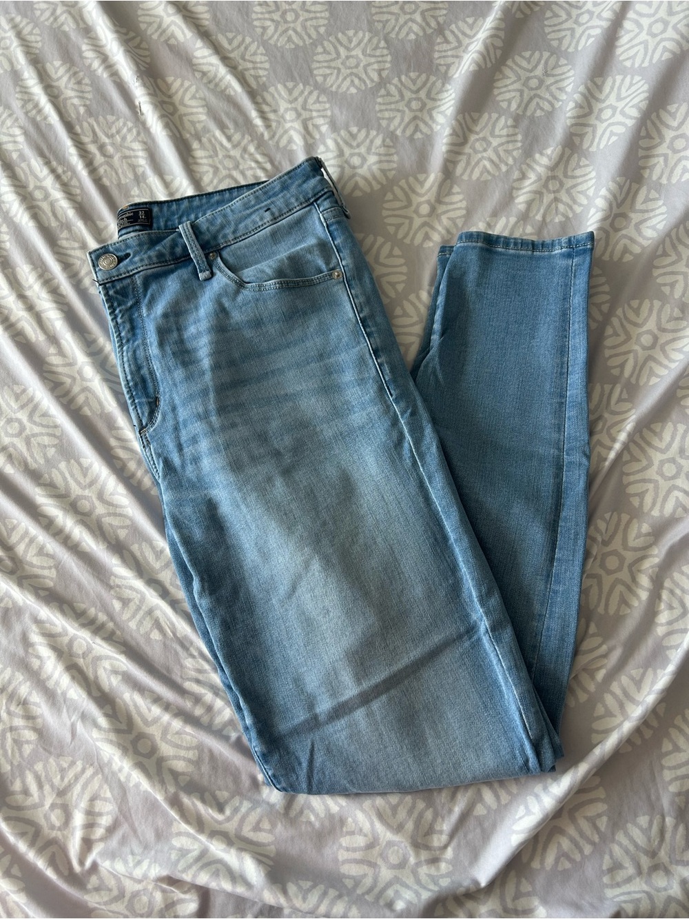 Abercrombie & Fitch Light Wash Skinny Jeans